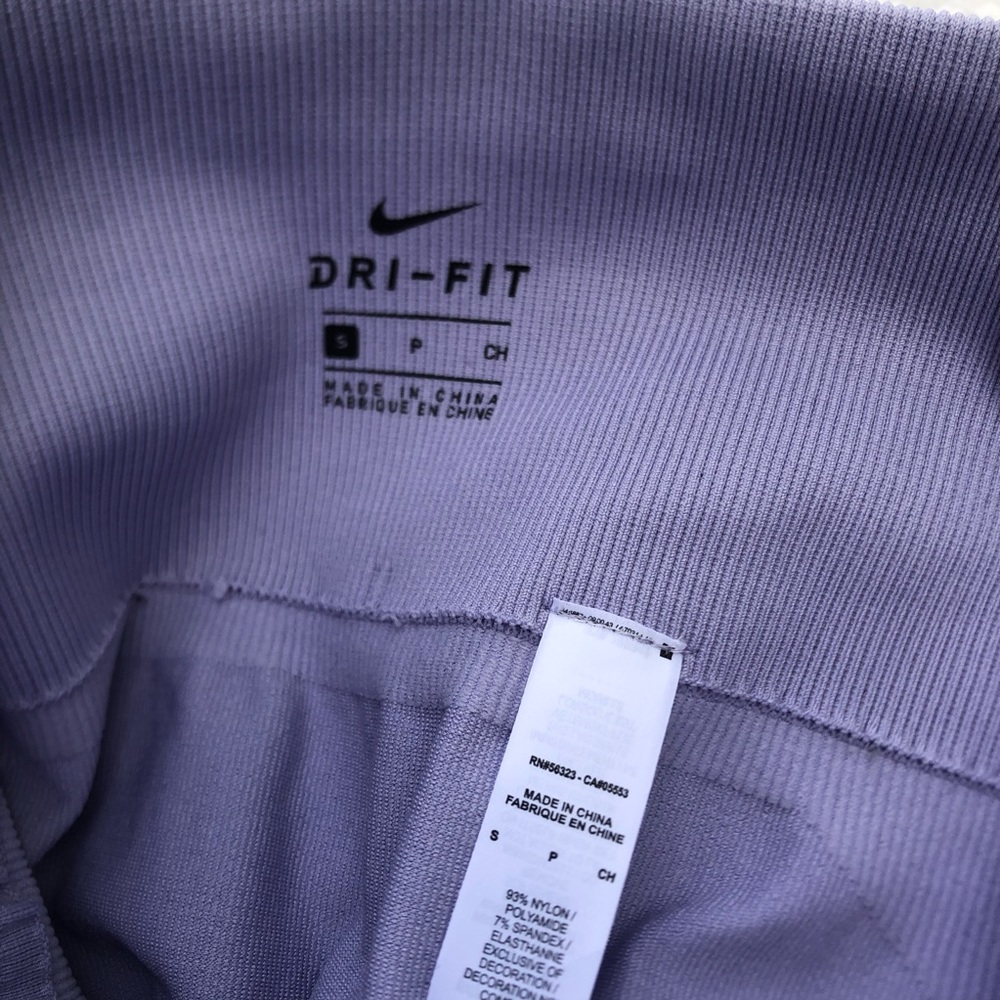 NWT Nike Sculpt Fit Light Purple Leggings - Picture 10 of 10